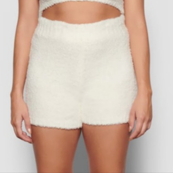 NWT SKIMS Bone White Cozy Knit Bouclé Teddy Shorts Size 2X/3X - Picture 1 of 8